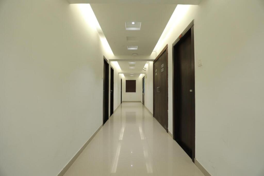 Бхопал: Hotel Shagun Rooms & Banquet, Surat