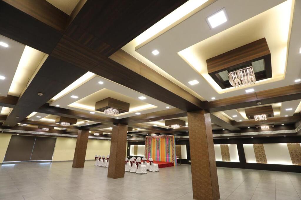 Бхопал: Hotel Shagun Rooms & Banquet, Surat