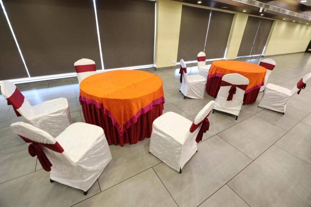 Бхопал: Hotel Shagun Rooms & Banquet, Surat