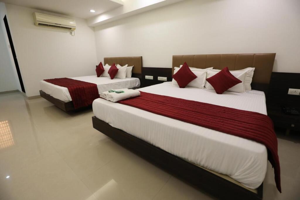 Бхопал: Hotel Shagun Rooms & Banquet, Surat