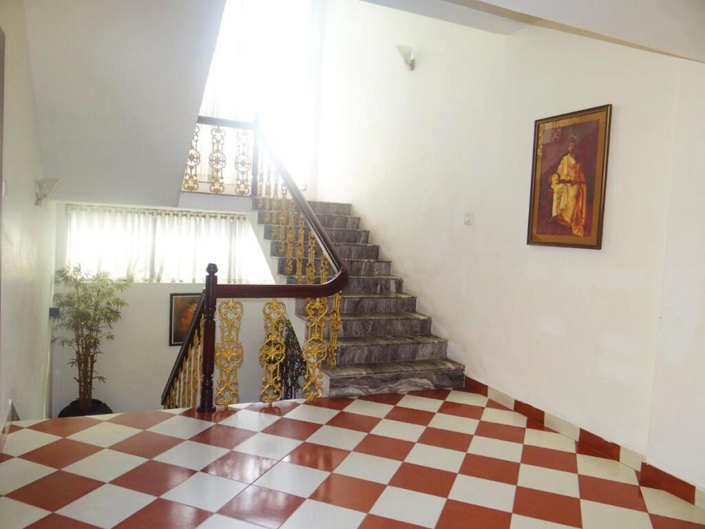 Вайпин: Gopika Regency