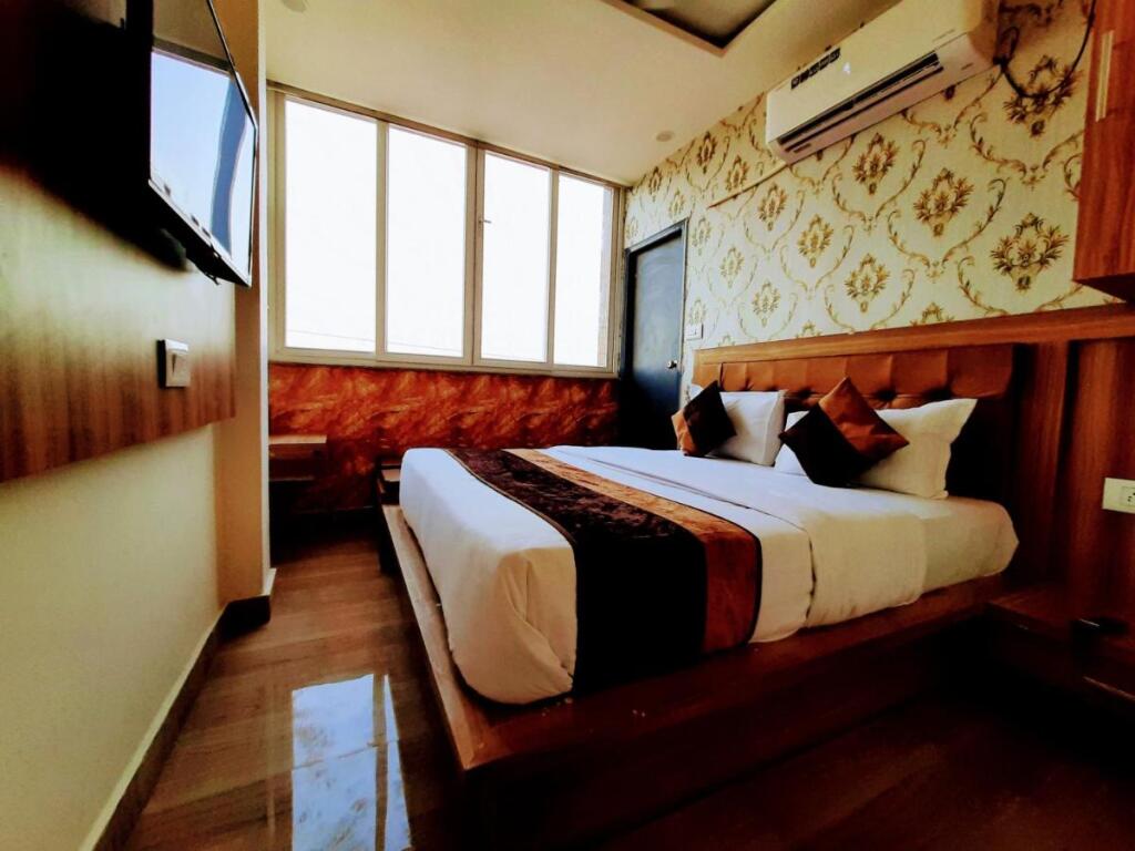 Канпур: Hotel Sky View