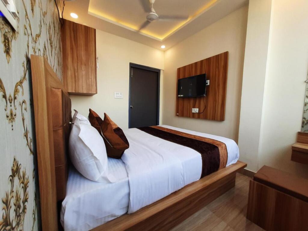Канпур: Hotel Sky View