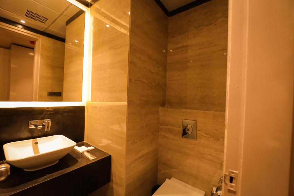 Канпур: Hotel Mvr Grand