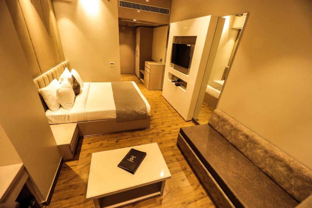 Канпур: Hotel Mvr Grand