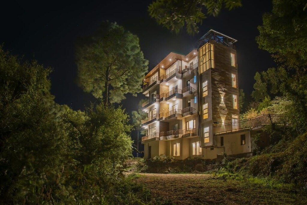 Казаули: The Lalita's Majestic Pines