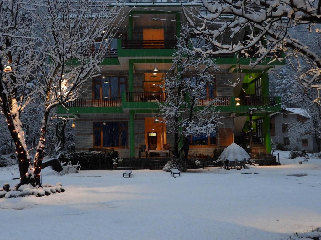 Касоль: The Royal Orchard Kasol