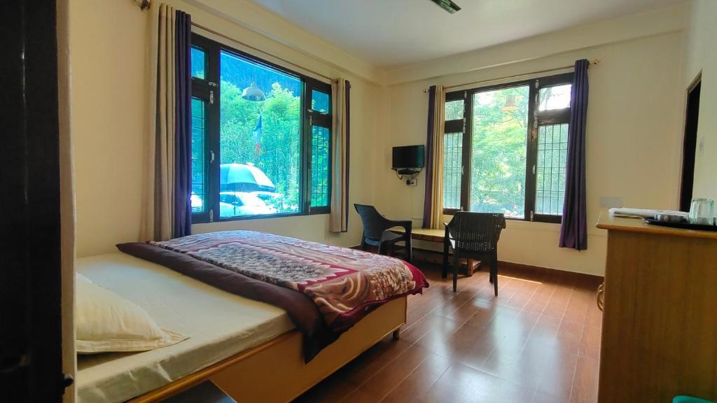 Касоль: The Royal Orchard Kasol