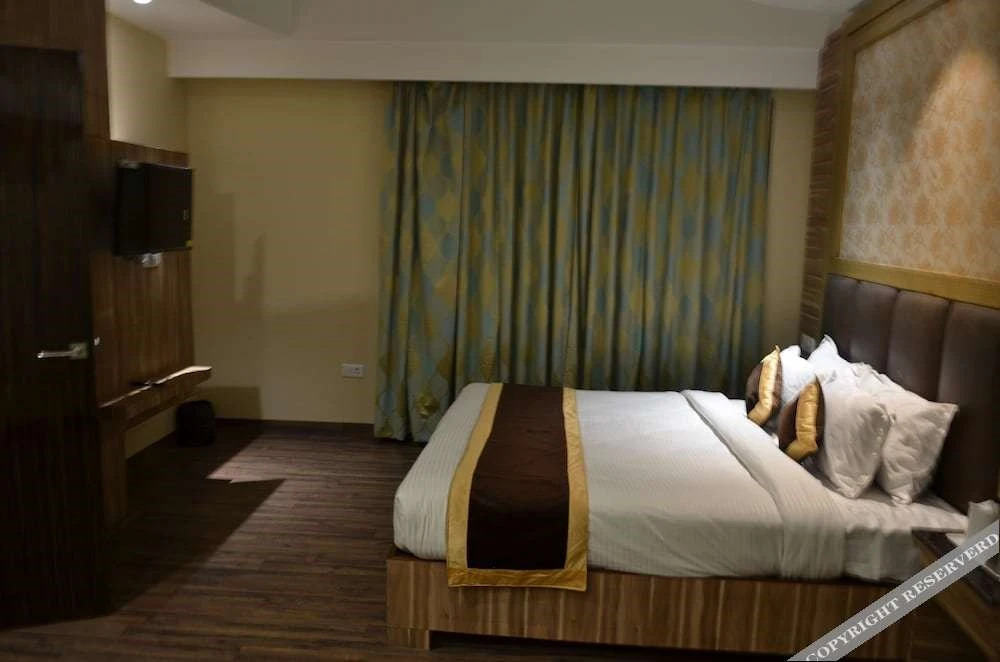 Катра: Tulip Tree Hotel