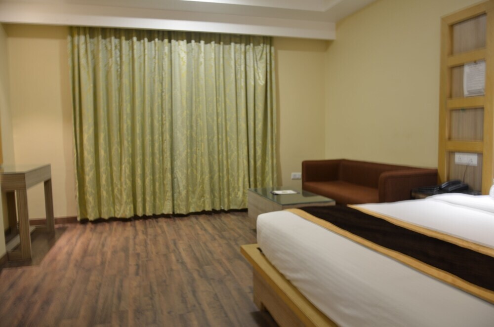 Катра: Tulip Tree Hotel