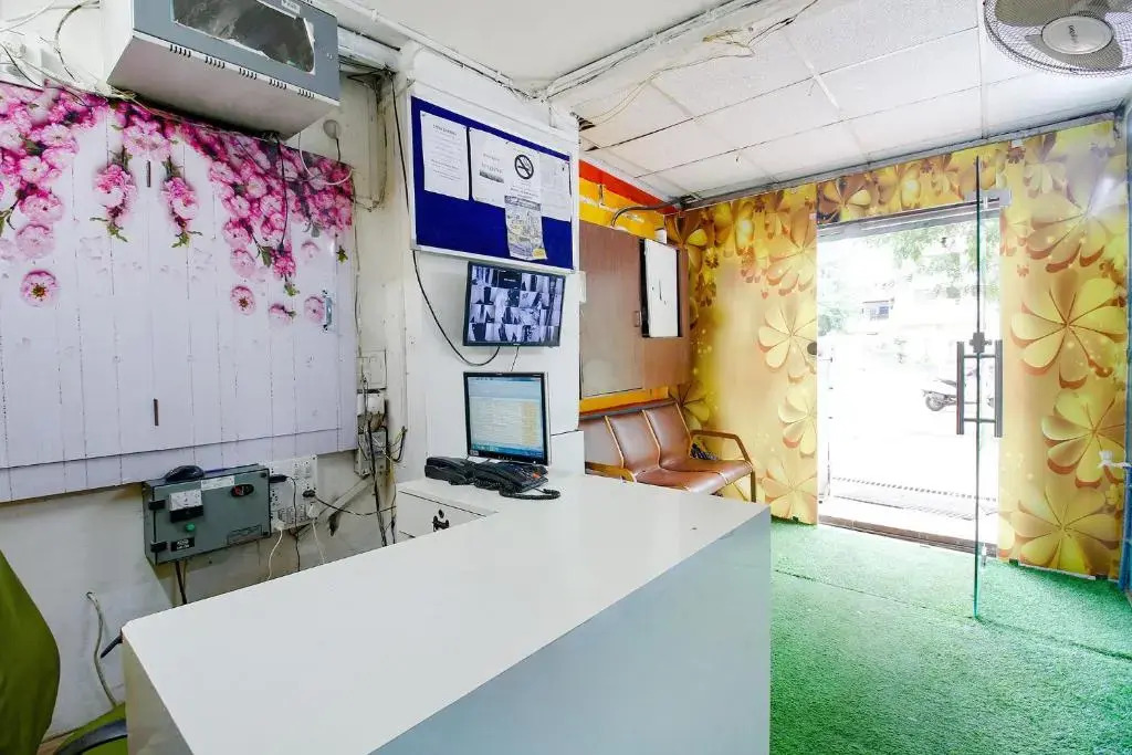 Бхопал: Fabexpress Saket Inn