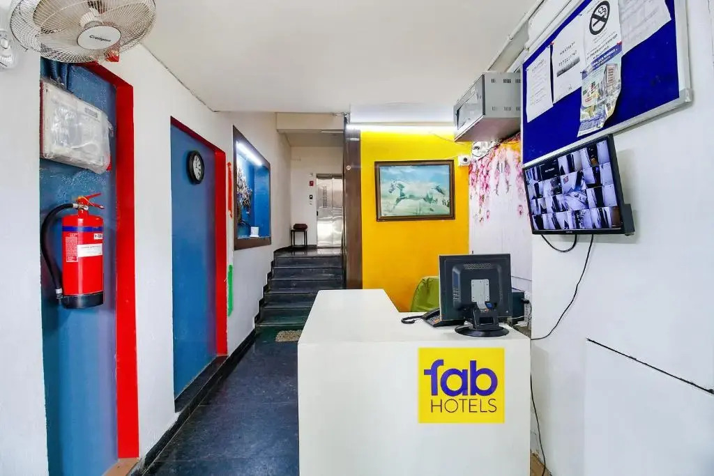 Бхопал: Fabexpress Saket Inn