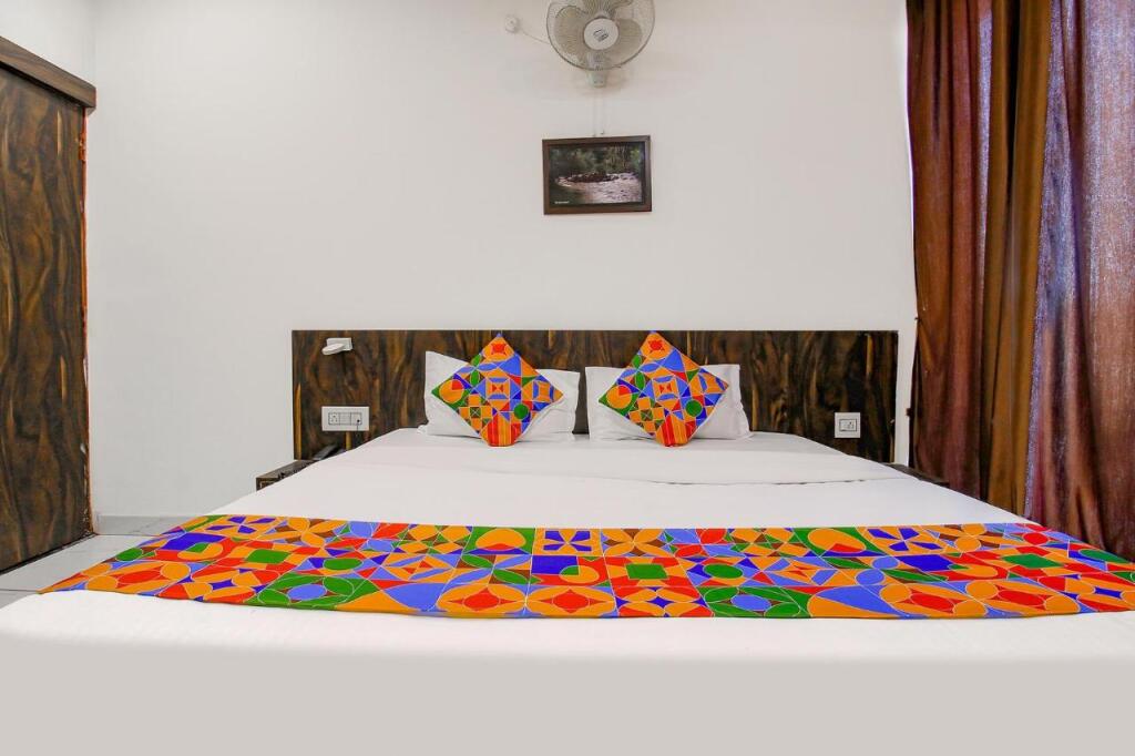 Бхопал: FabHotel HTC