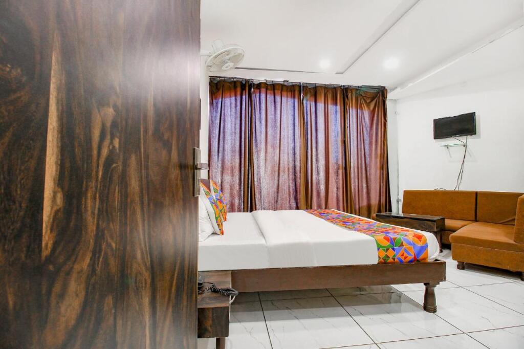 Бхопал: FabHotel HTC