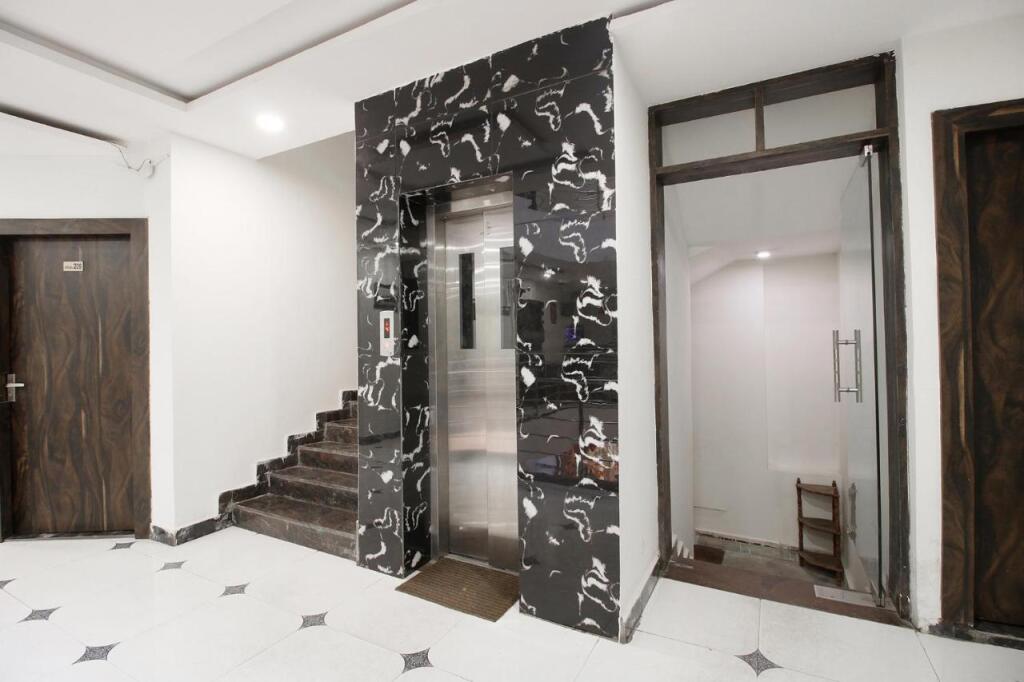 Бхопал: FabHotel HTC