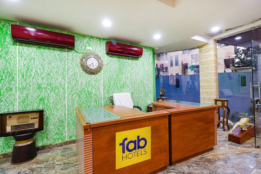Бхопал: Fabhotel J Sons
