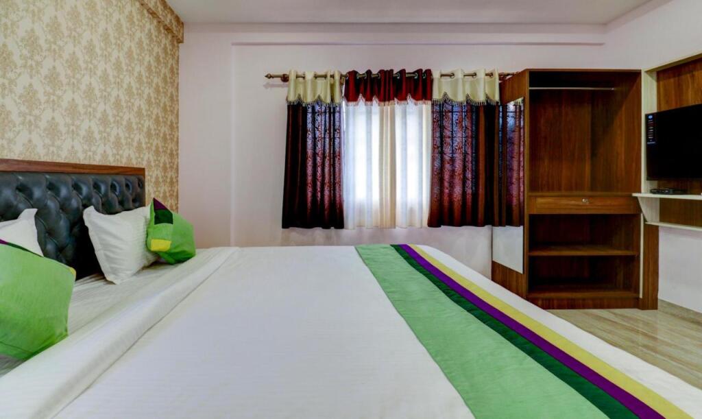 Бангалор: Treebo Three Street Inn