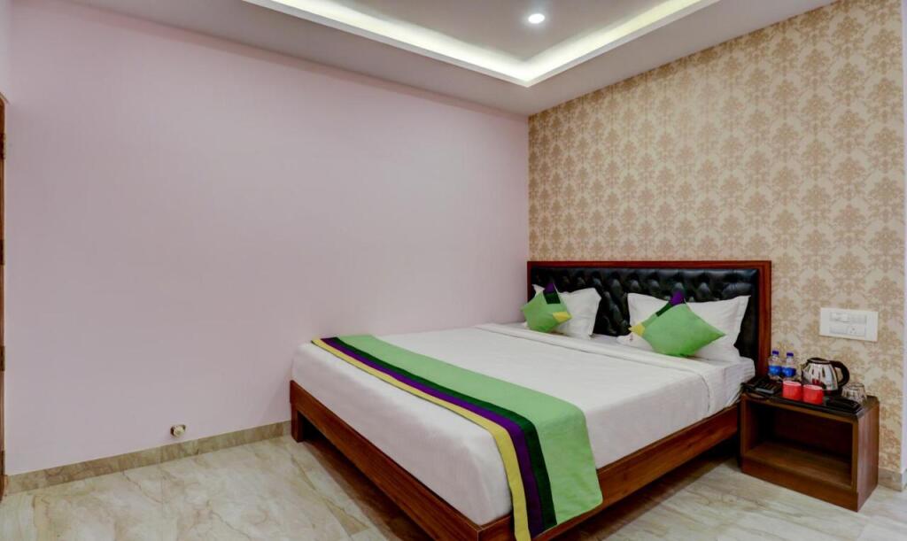 Бангалор: Treebo Three Street Inn