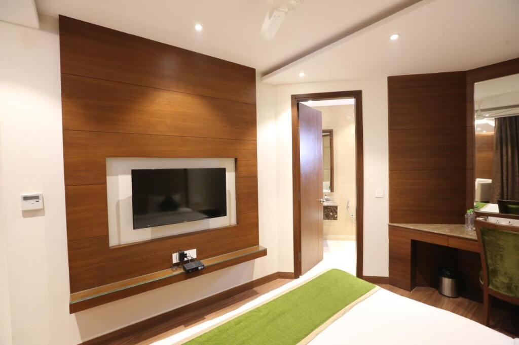 Фирозабад: Maple Grand
