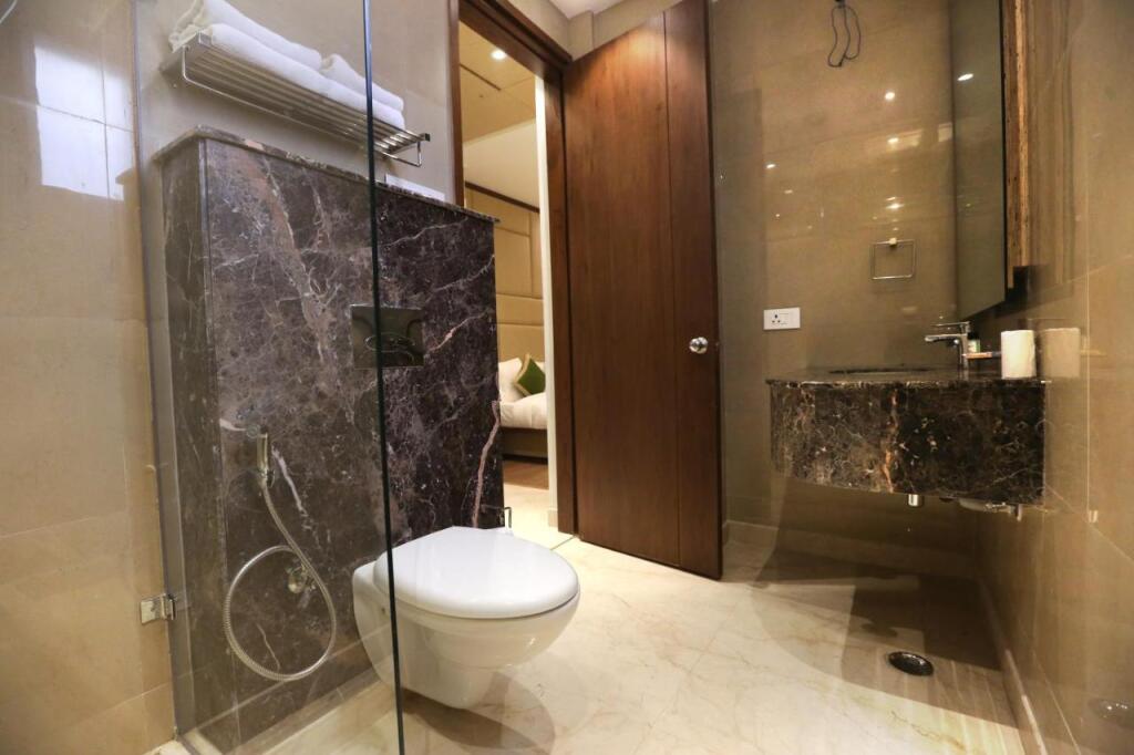 Фирозабад: Maple Grand