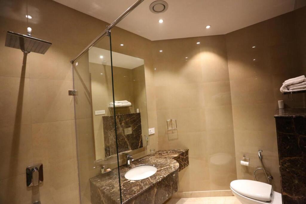 Фирозабад: Maple Grand