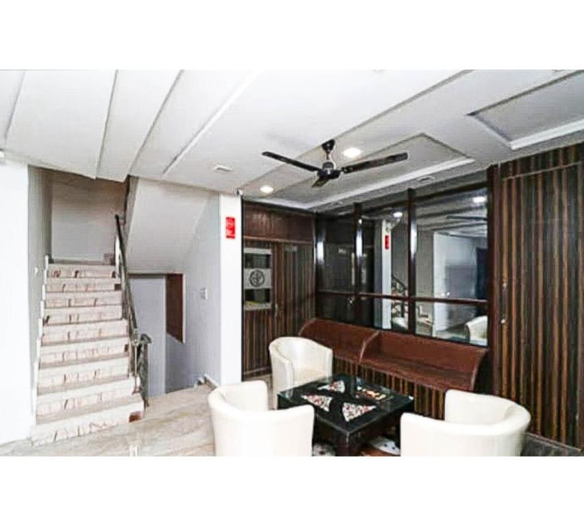 Фирозабад: Hotel C.P Residency By WB Inn