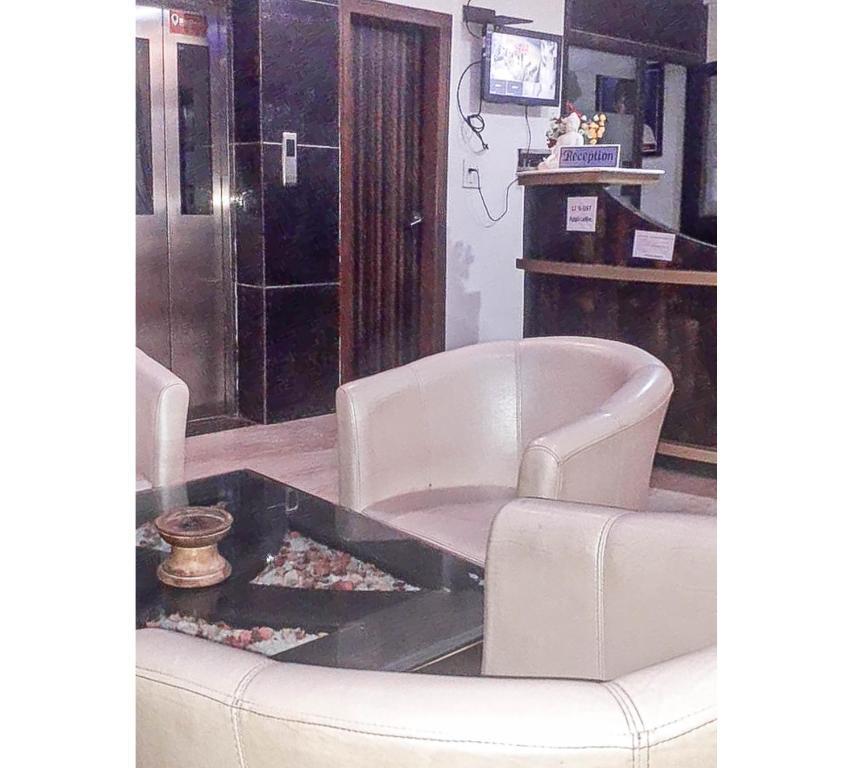 Фирозабад: Hotel C.P Residency By WB Inn