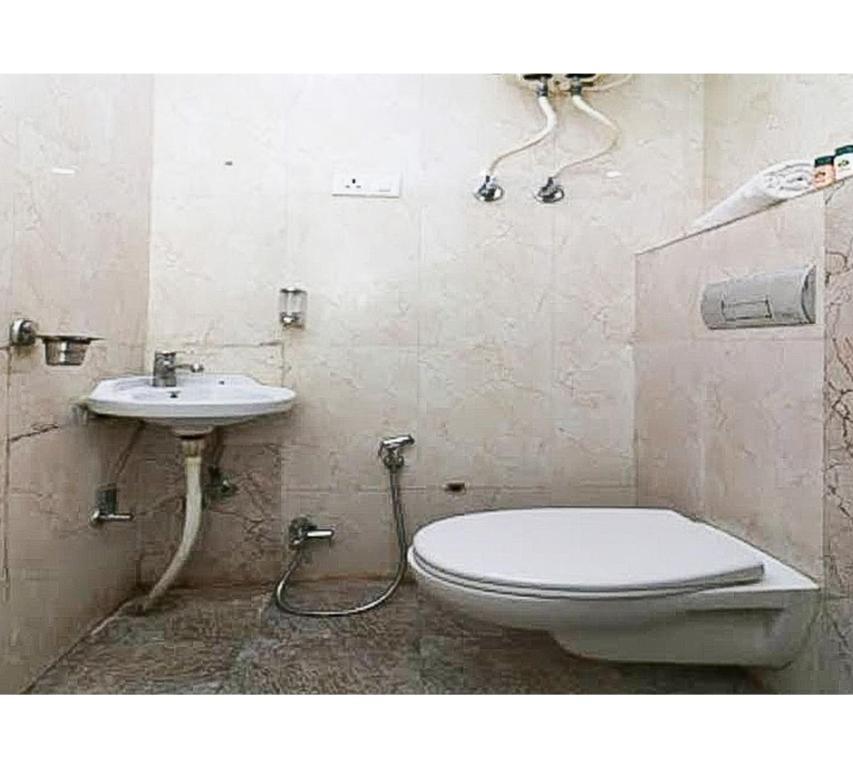 Фирозабад: Hotel C.P Residency By WB Inn