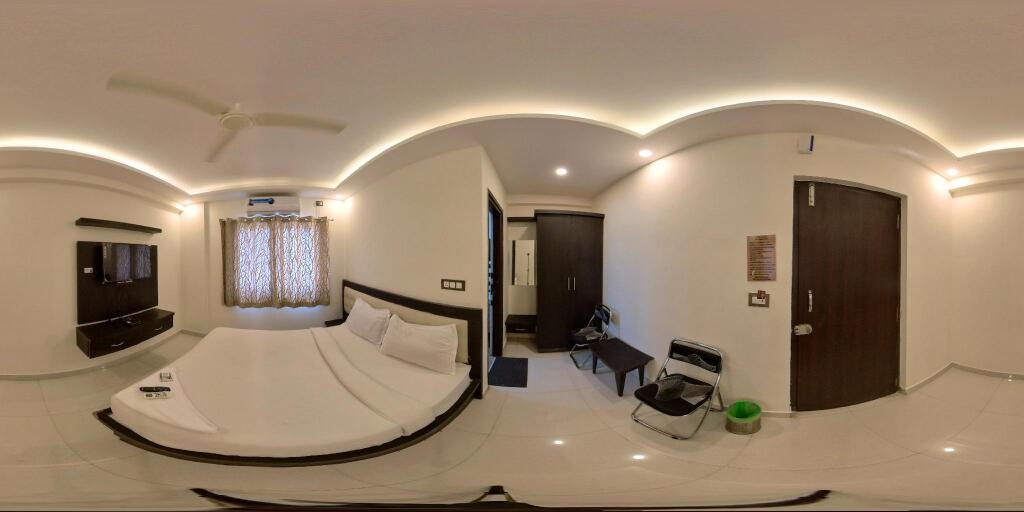 Бангалор: Regal Suites Business Class Hotel