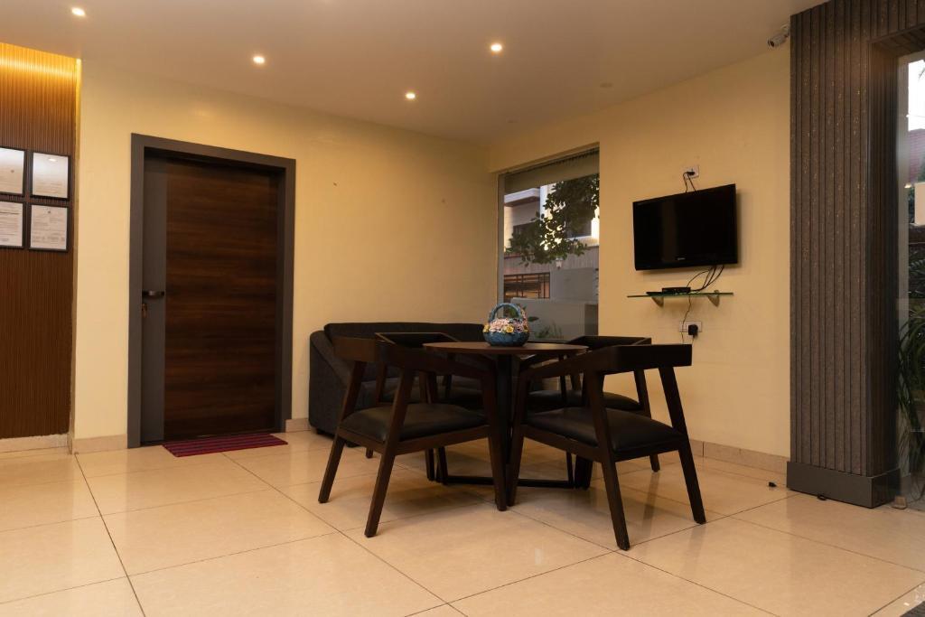 Бангалор: Regal Business Suites
