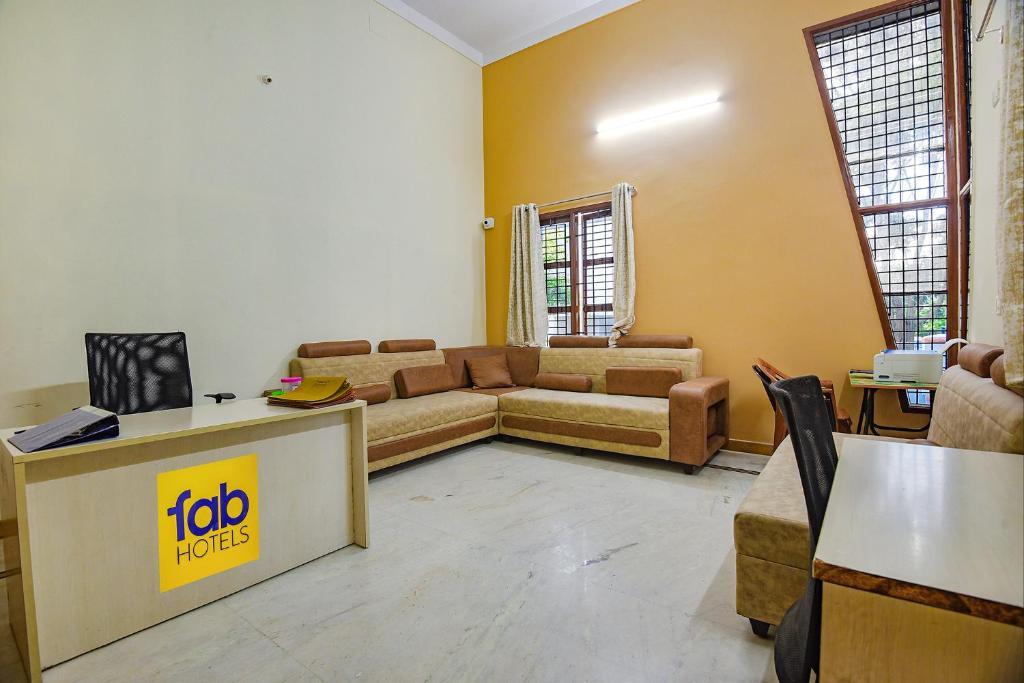 Fabexpress Ravikeerthis Service Apartment — фото 2