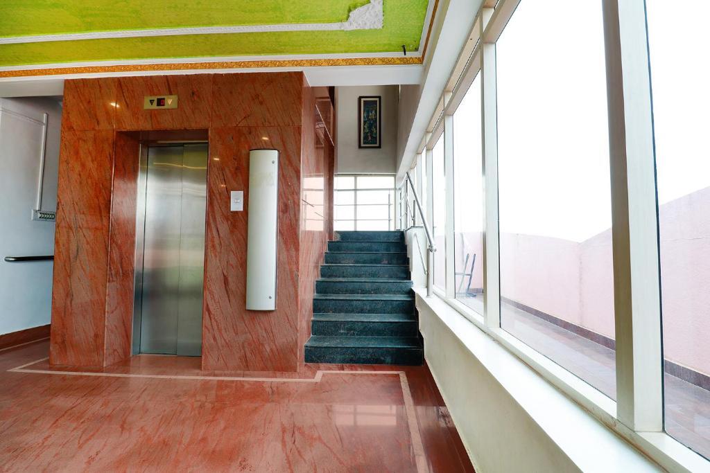Бангалор: FabHotel Shivaals Residency