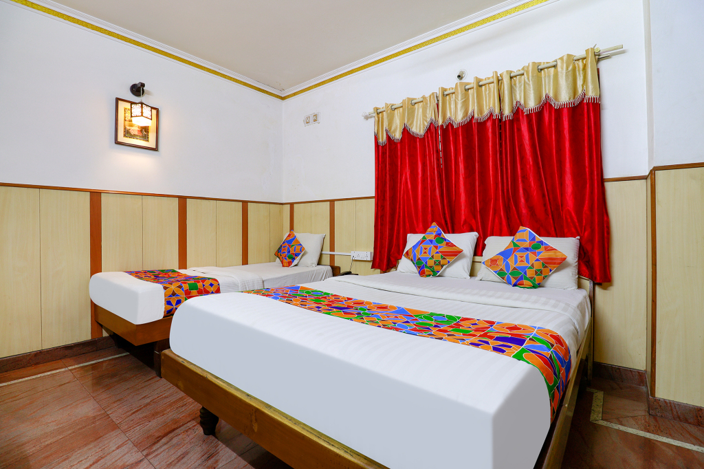 Бангалор: FabHotel Shivaals Residency