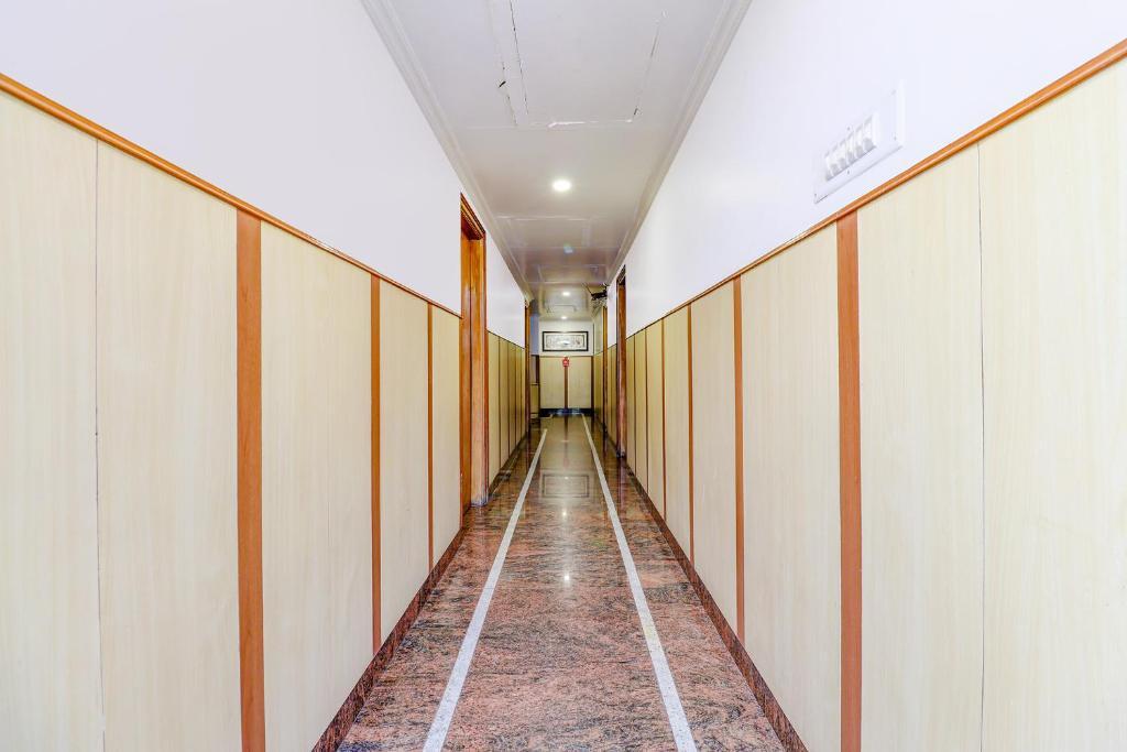 Бангалор: FabHotel Shivaals Residency