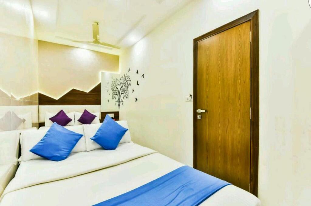 Hotel Palace Residency near Lokmanya Tilak Terminus — фото 3