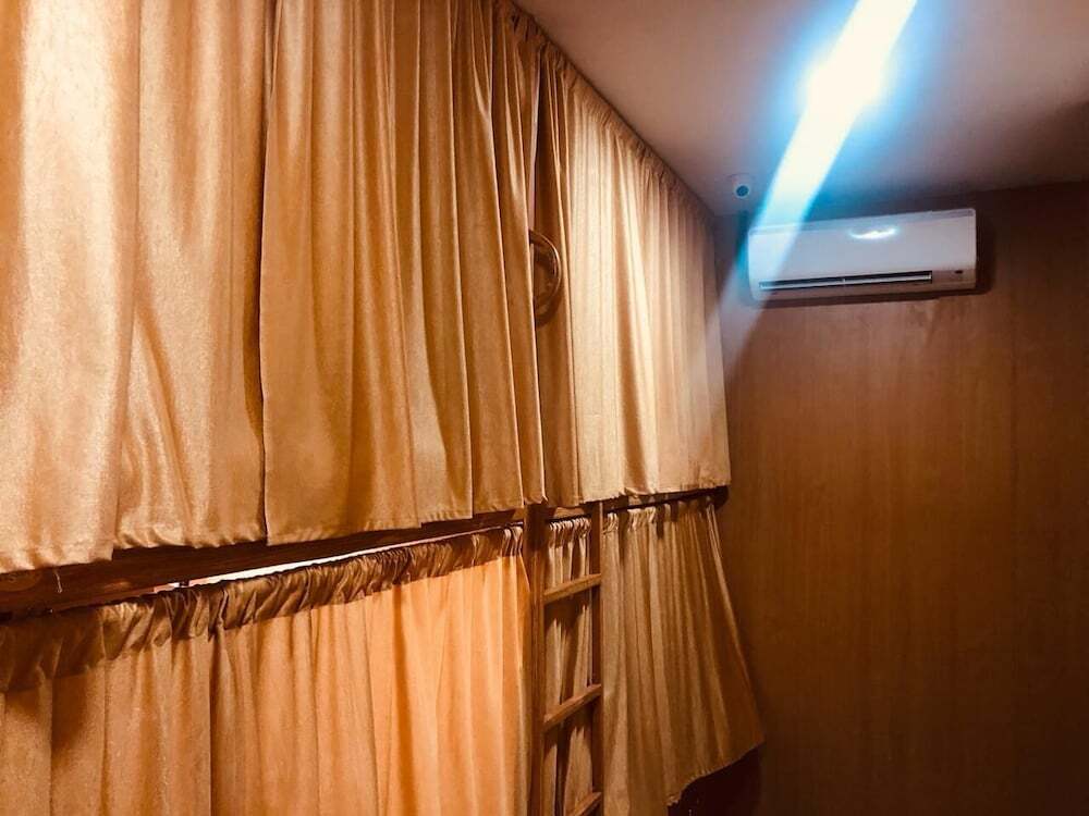 Мумбаи: Mabrook Dormitory