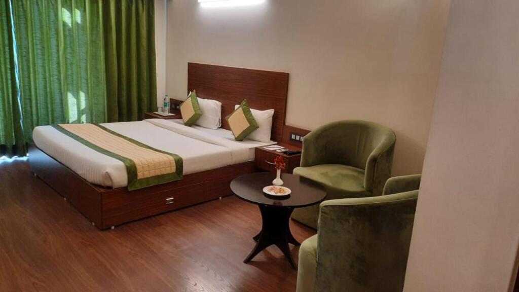 Дехрадун: LivBox Dehradun