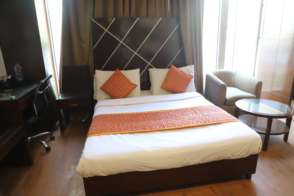 Гуруграм: Hotel Blooming Inn and BANQUET