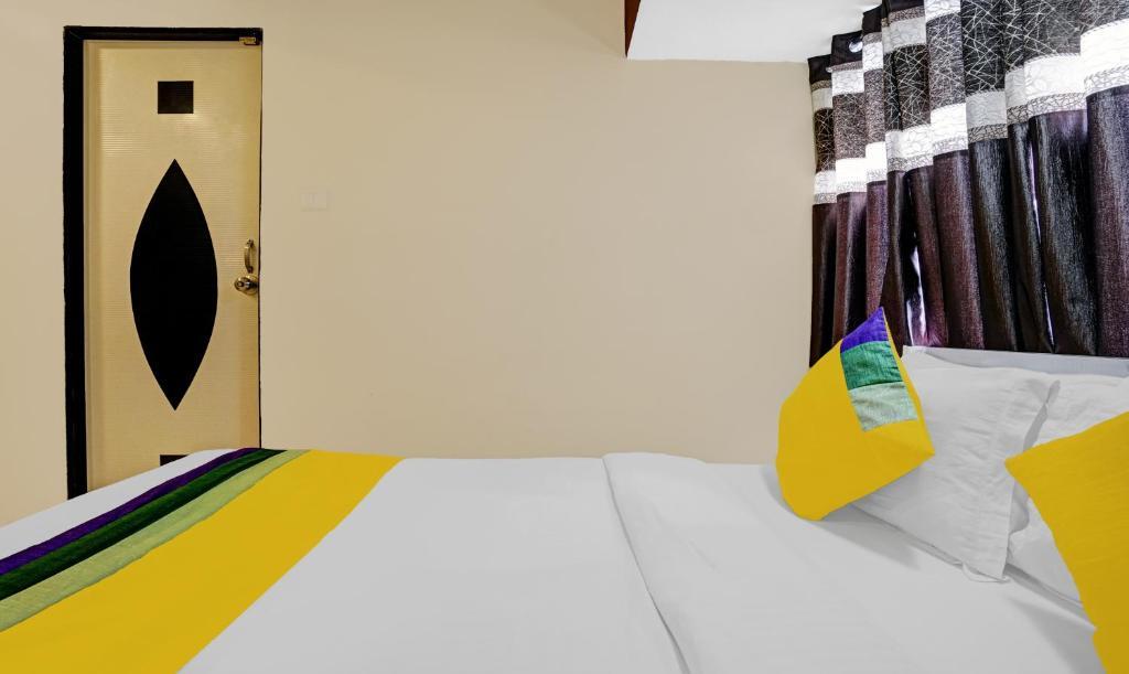 Мумбаи: Hotel Amber Corp Inn