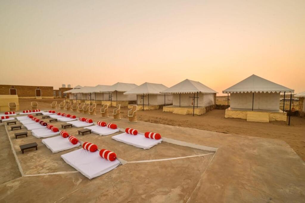 Каной: The Carvaan Resort