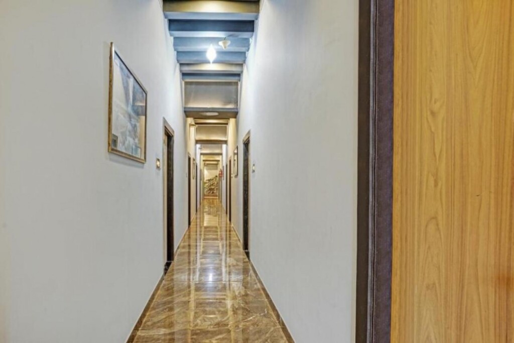 Мумбаи: Treebo Trend Zara Grand Inn