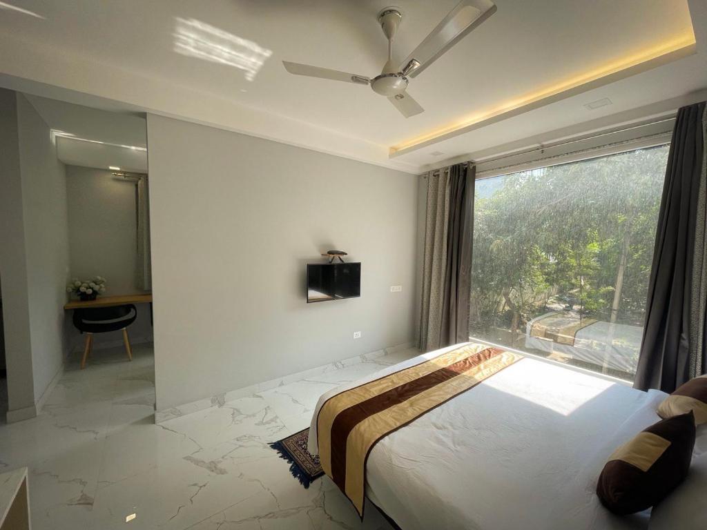 Гуруграм: The Empire - Signature Tower,Cyber City, Gurgaon