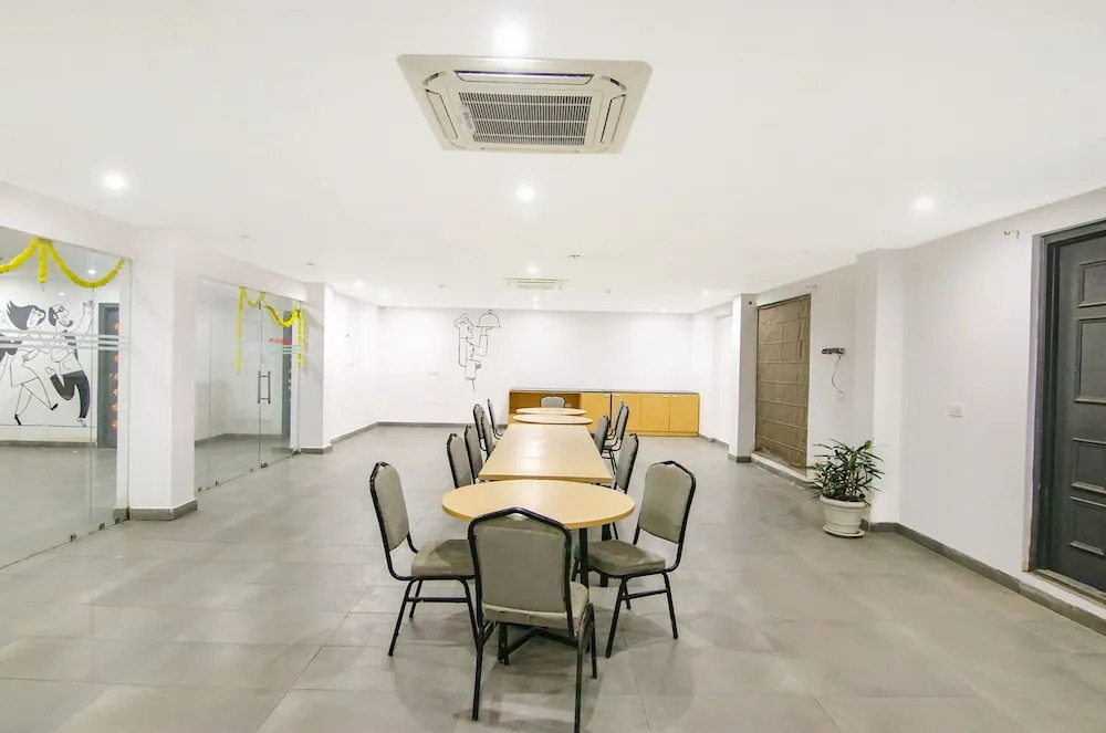 Гуруграм: FabHotel Infinity Stays