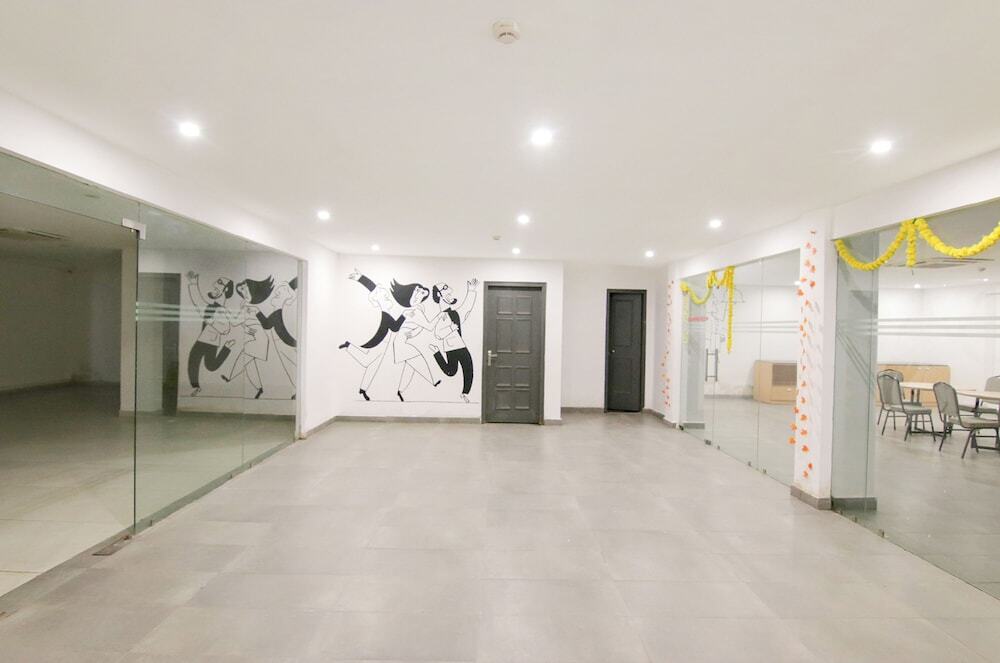 Гуруграм: FabHotel Infinity Stays