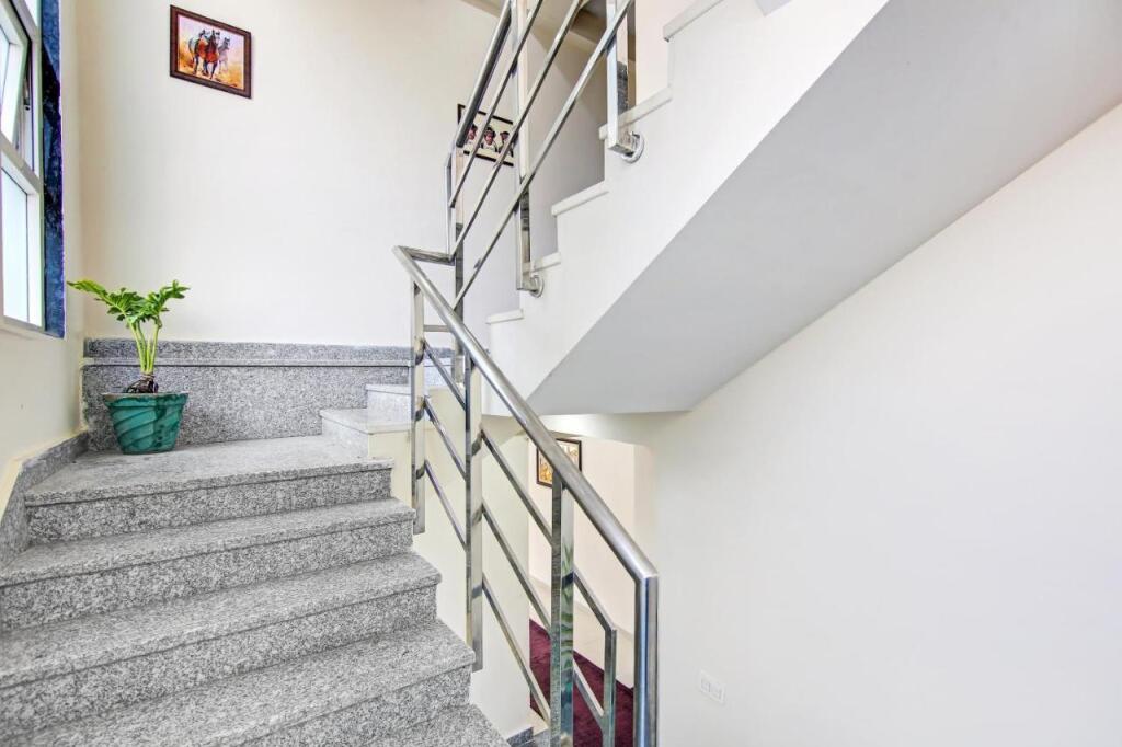 Гуруграм: Townhouse Oak Anhal Residency