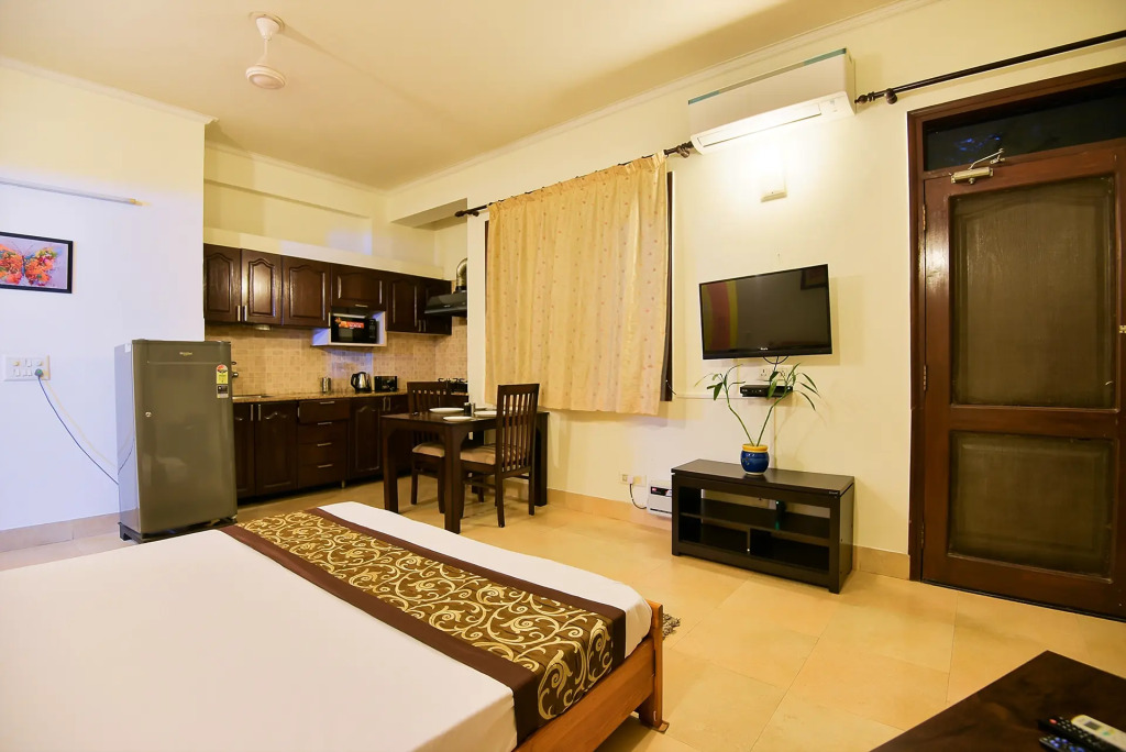 Studio Service Apartment In Gurgaon by BedChambers — фото 3