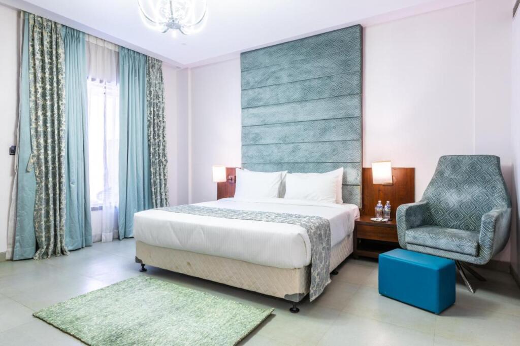 Мумбаи: Hotel Saya Grand
