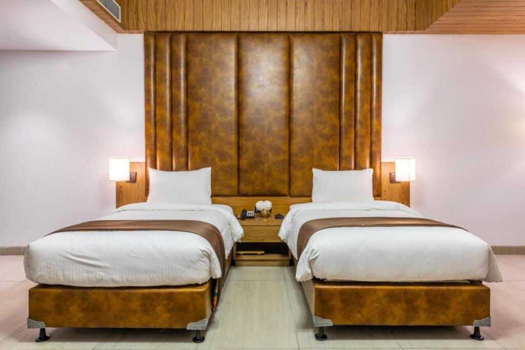 Мумбаи: Hotel Saya Grand