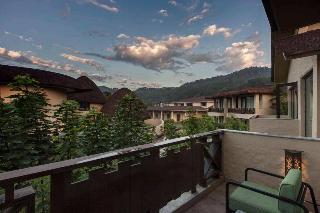 Наинитал: Lemon Tree Premier Resort Corbett