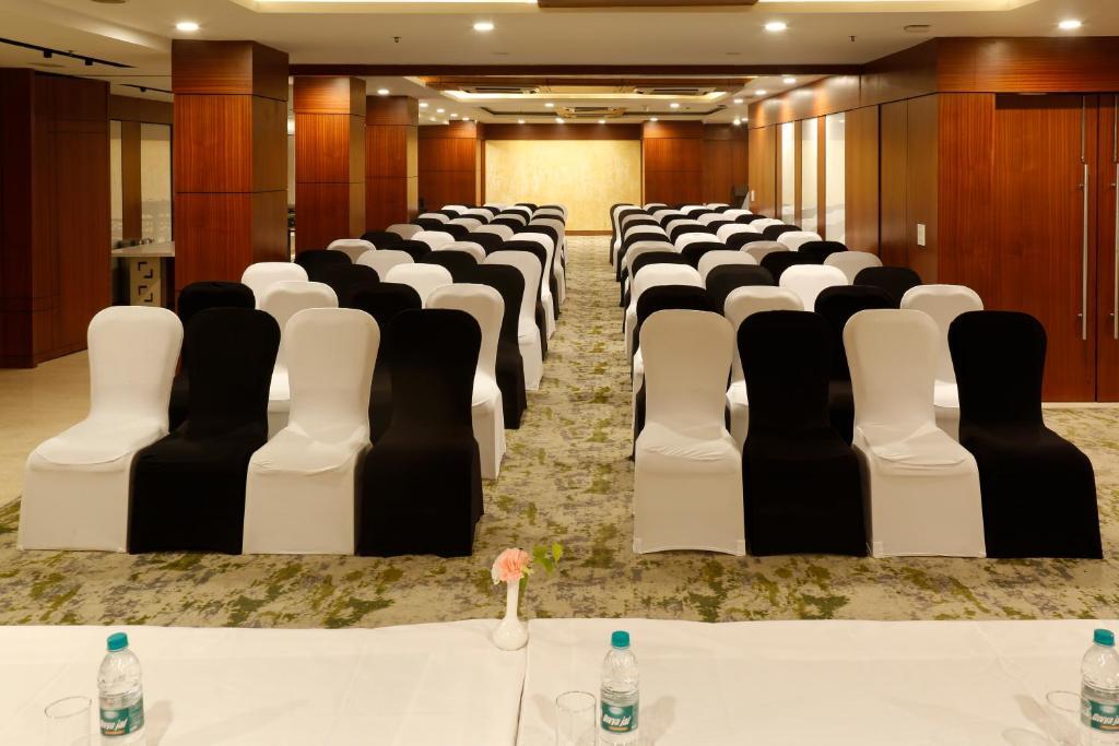Гуруграм: Nemesia City Center - Gurugram, Sector 29